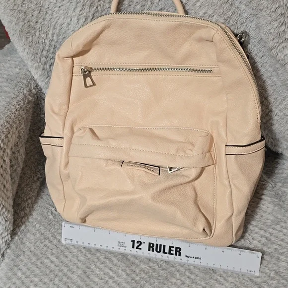 Ling Shuiwen Backpack - Picture 2 of 4